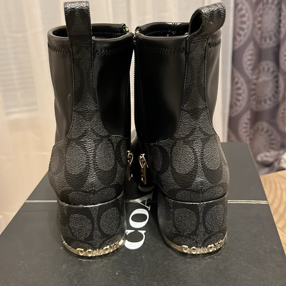 Coach Nana LTR- SIG Bootie - Excellent Condition - Picture 4 of 5